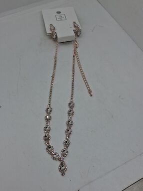 NWT DB Studio Elegant Rose Gold Crystal Necklace - Women Jewelry